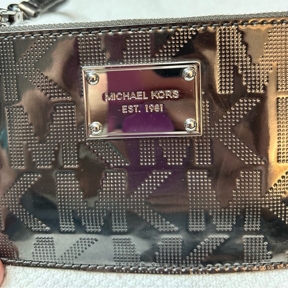 MICHAEL Michael Kors Signature Mirror Metallic Wristlet in Nickel - Picture 3 of 7